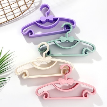 5/10pcs Kids Clothes Hanger Racks Portable Plastic Display Hangers Windproof Children Coats Hanger Baby Clothing Organizer 1