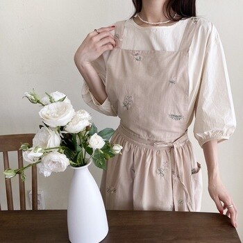 2022 New Korean Fashion Apron Dress Flower Shop Art Manicure Milk Tea Barista Blouse Bib Custom Apron Aprons for Woman 2
